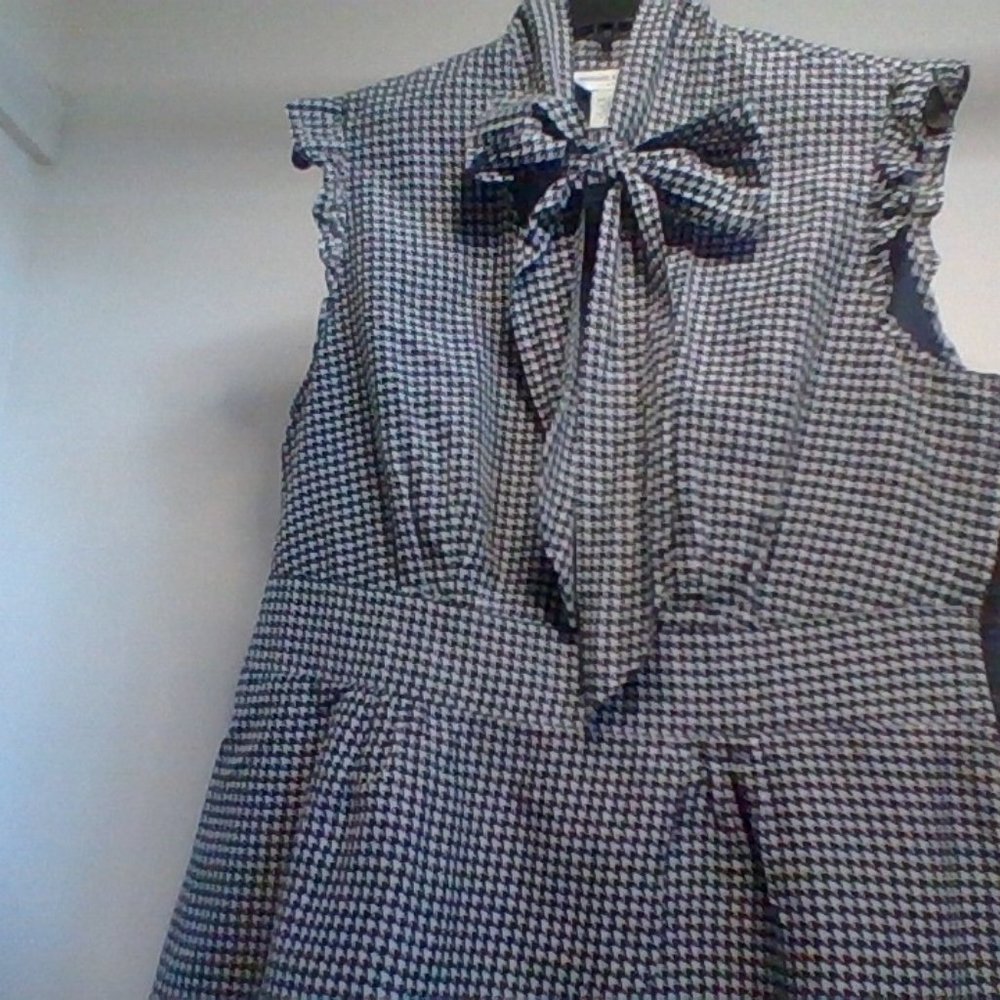 Banana Republic navy/white bow/tie shirt size XL
